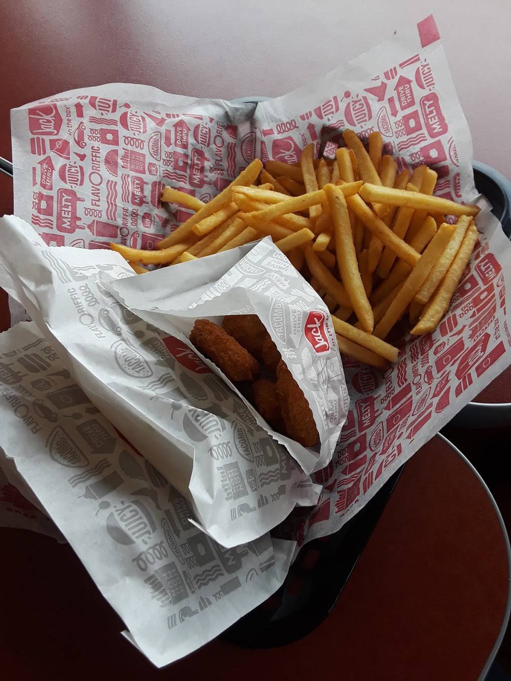 Jack in the Box | restaurant | 1558 W San Carlos St, San Jose, CA 95126, USA | 4082939605 OR +1 408-293-9605