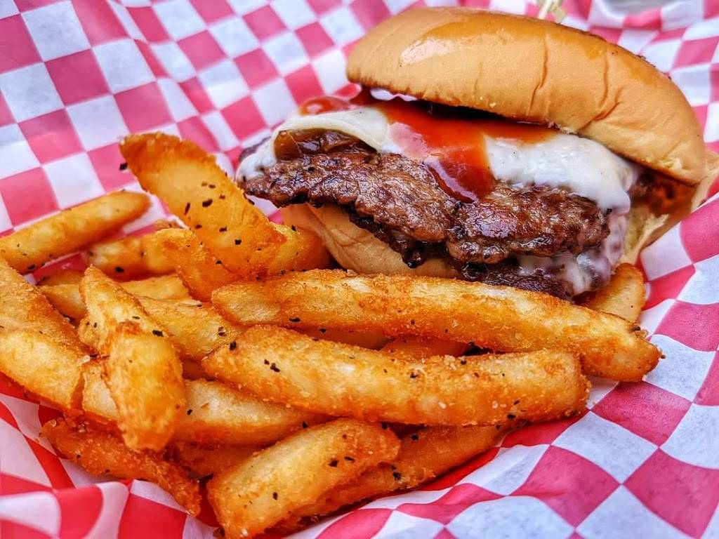 Chubbys Burgers Food Truck | restaurant | 3 Red Maple Ct, Columbia, SC 29229, USA | 8037436566 OR +1 803-743-6566