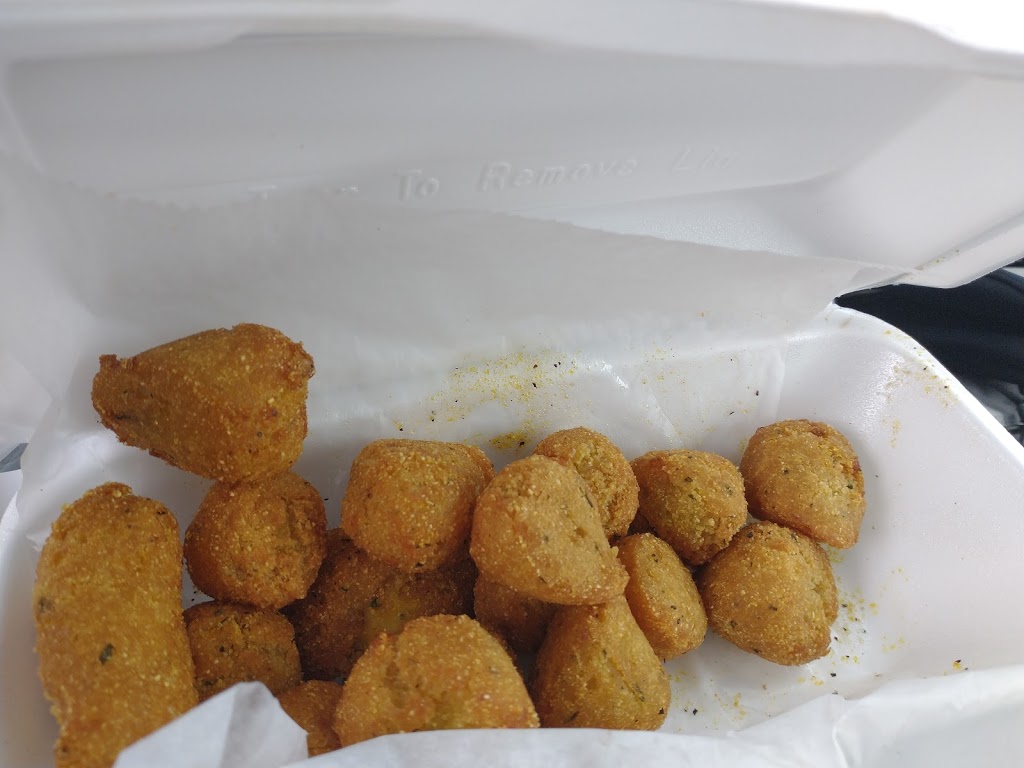 Golden Chick-n-Fish | restaurant | 1609 S Braddock Ave, Pittsburgh, PA 15218, USA | 4127271688 OR +1 412-727-1688