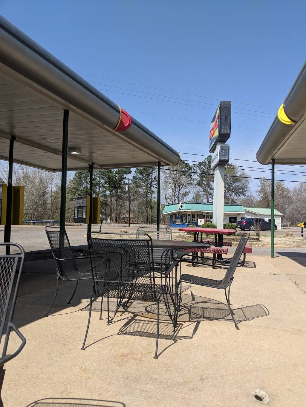 Sonic Drive-In | restaurant | 20900 E Main St, Huntingdon, TN 38344, USA | 7319868555 OR +1 731-986-8555