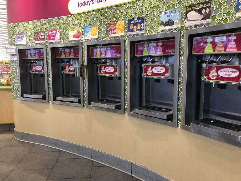 Menchies Frozen Yogurt | bakery | 1802 NW Chipman Rd, Lees Summit, MO 64081, USA | 8163471909 OR +1 816-347-1909