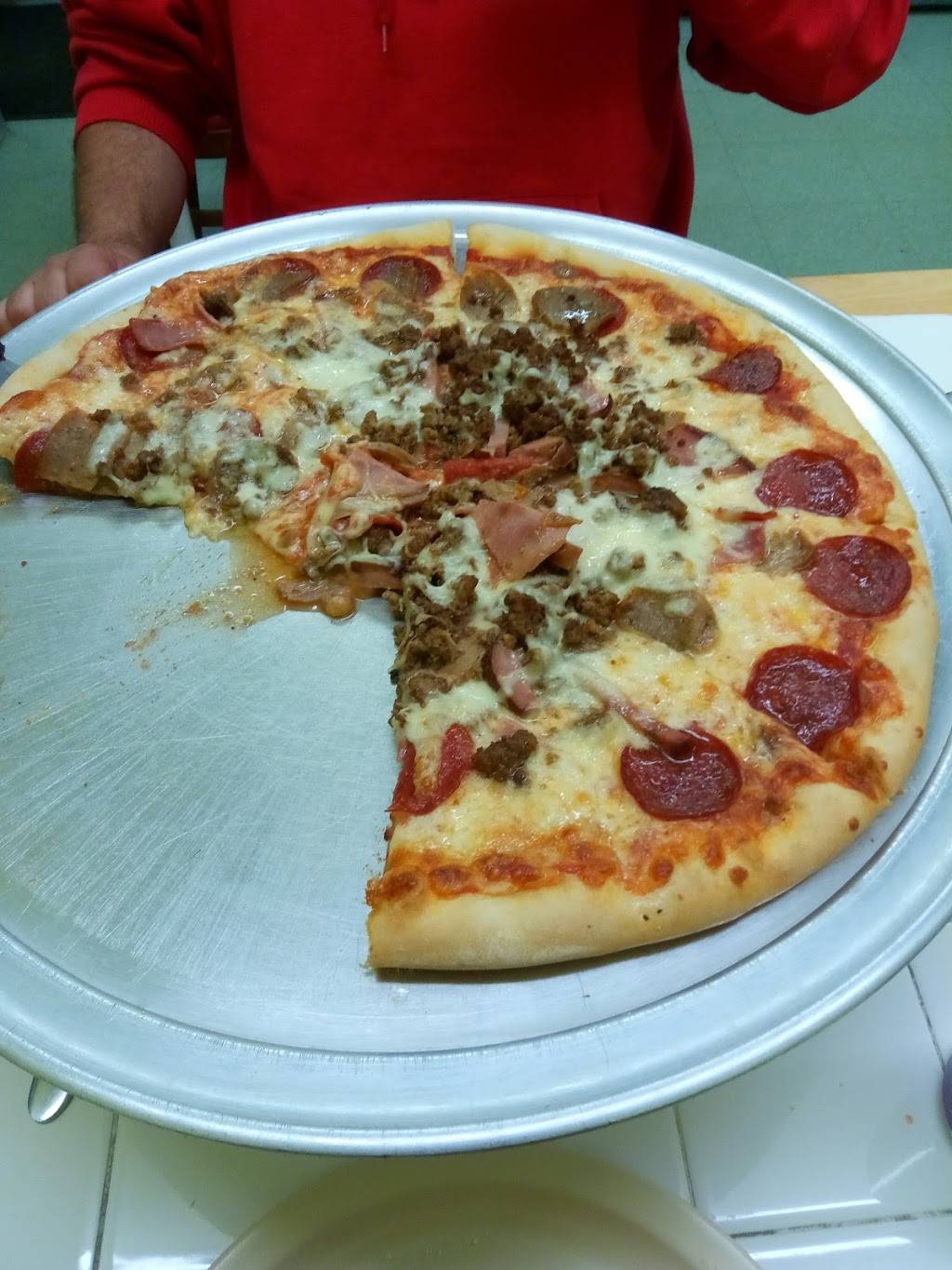 Two Sisters Pizzeria | restaurant | 4506 John Tyler Hwy, Williamsburg, VA 23185, USA | 7572581600 OR +1 757-258-1600