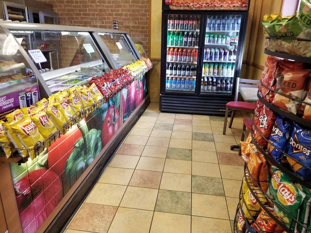 Subway | restaurant | 112 W Main St, Berryville, VA 22611, USA | 5409550033 OR +1 540-955-0033