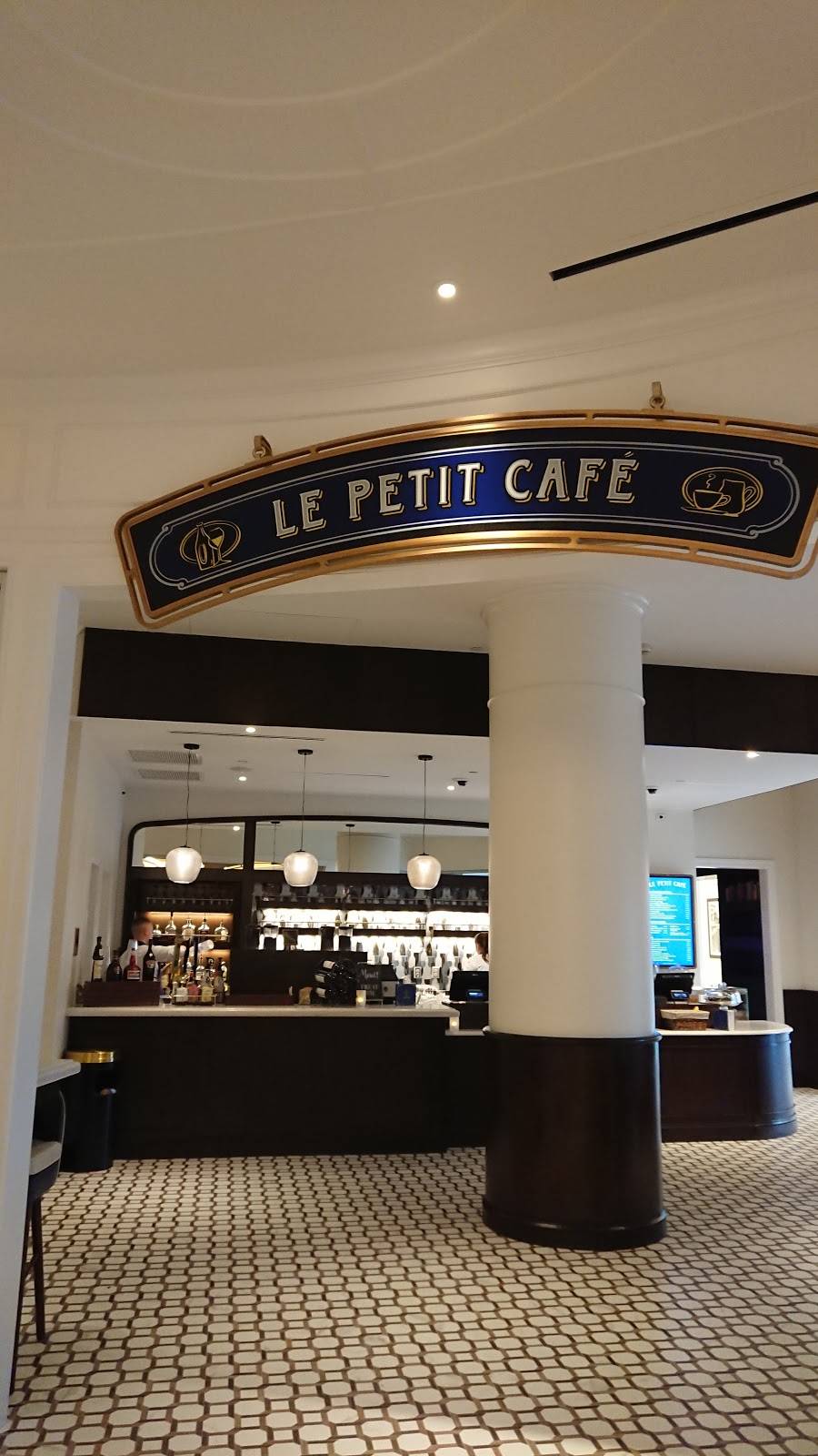 Le Petit Café | restaurant | 1080 Esplanade Ave, Lake Buena Vista, FL 32830, USA | 4079395277 OR +1 407-939-5277