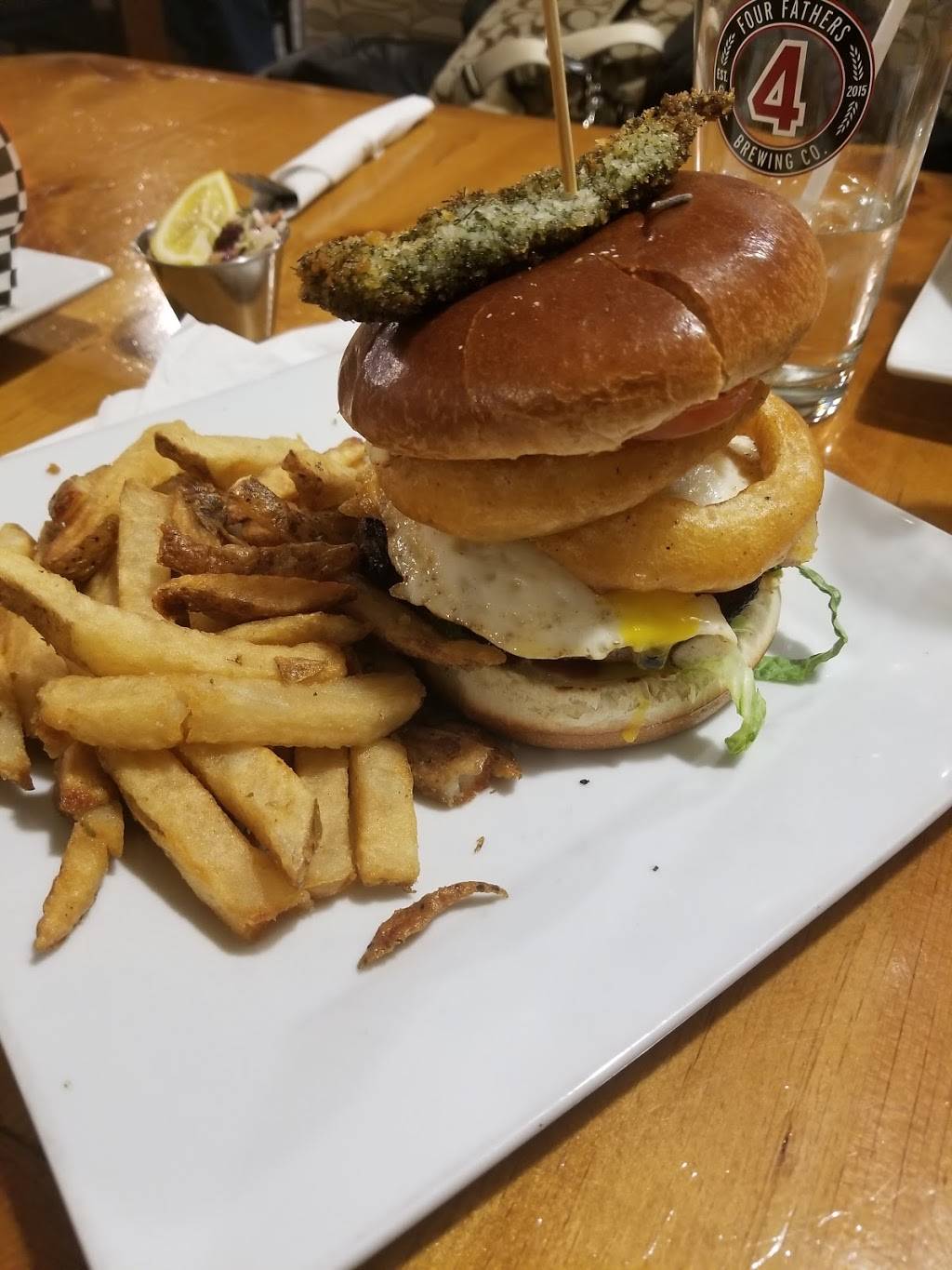 Ernies Roadhouse | restaurant | 7 Queen St W, Cambridge, ON N3C 1G2, Canada | 5196589562 OR +1 519-658-9562