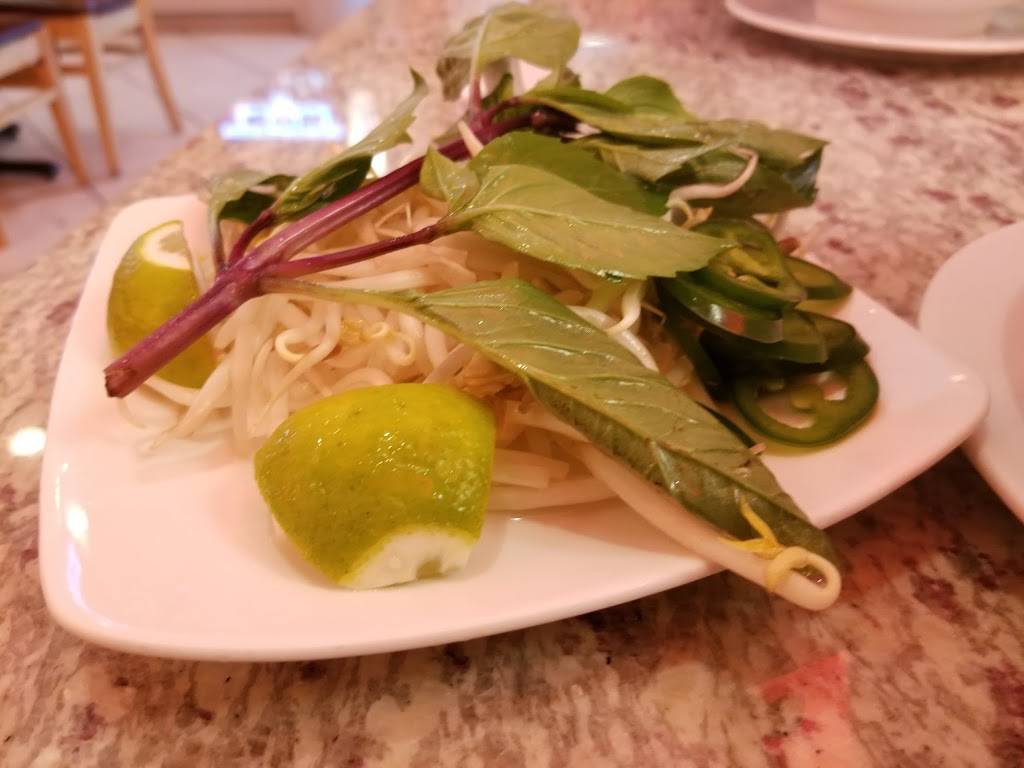 Pho Royal | restaurant | 46839 Maple Leaf Pl #145, Sterling, VA 20164, USA | 7034444778 OR +1 703-444-4778