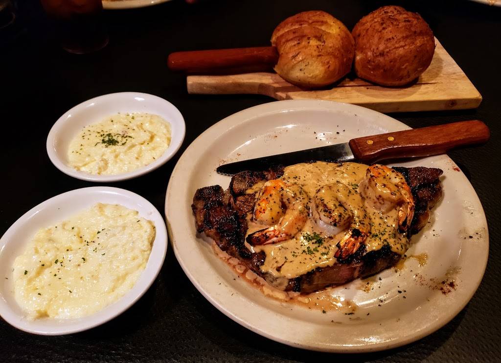 Anthonys | restaurant | 122 W Main St, West Point, MS 39773, USA | 6624940316 OR +1 662-494-0316