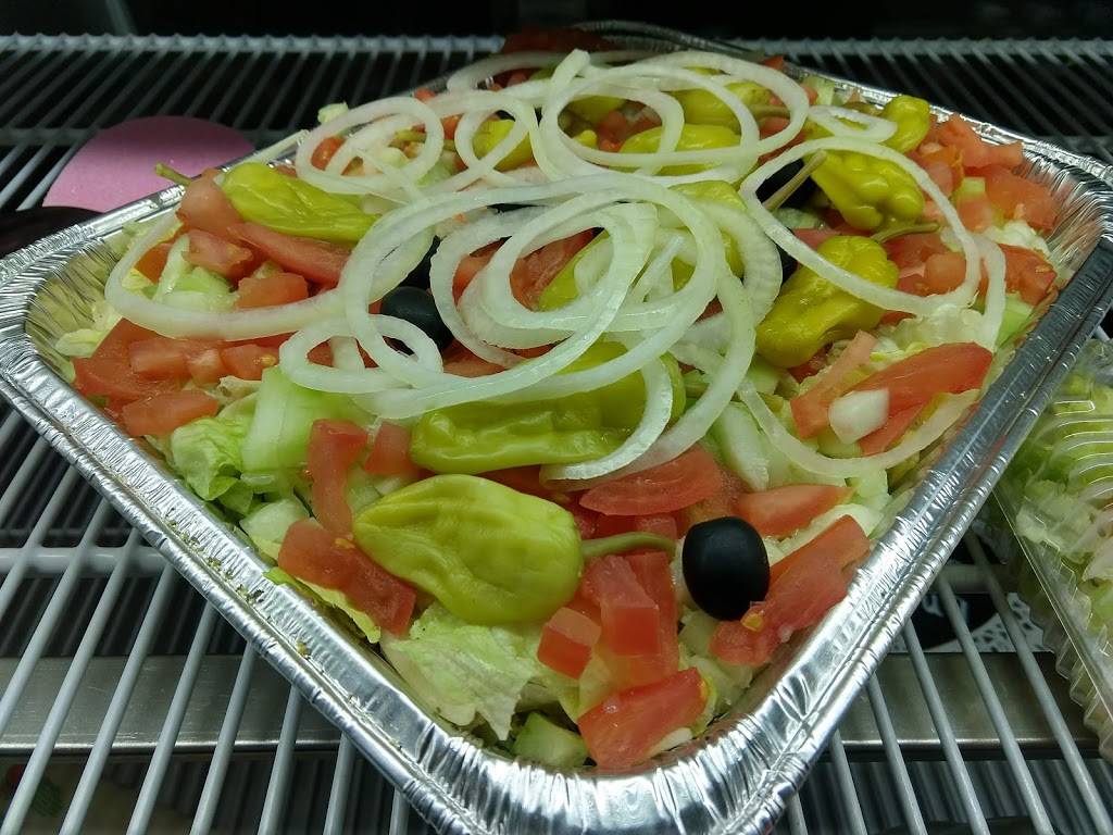 Salutos Pizza & Pasta | restaurant | 7680 Grand Ave, Gurnee, IL 60031, USA | 8473566900 OR +1 847-356-6900