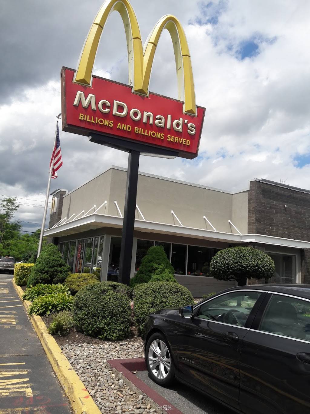 McDonalds | cafe | 846 NJ-17 N, Ramsey, NJ 07446, USA | 2013270339 OR +1 201-327-0339