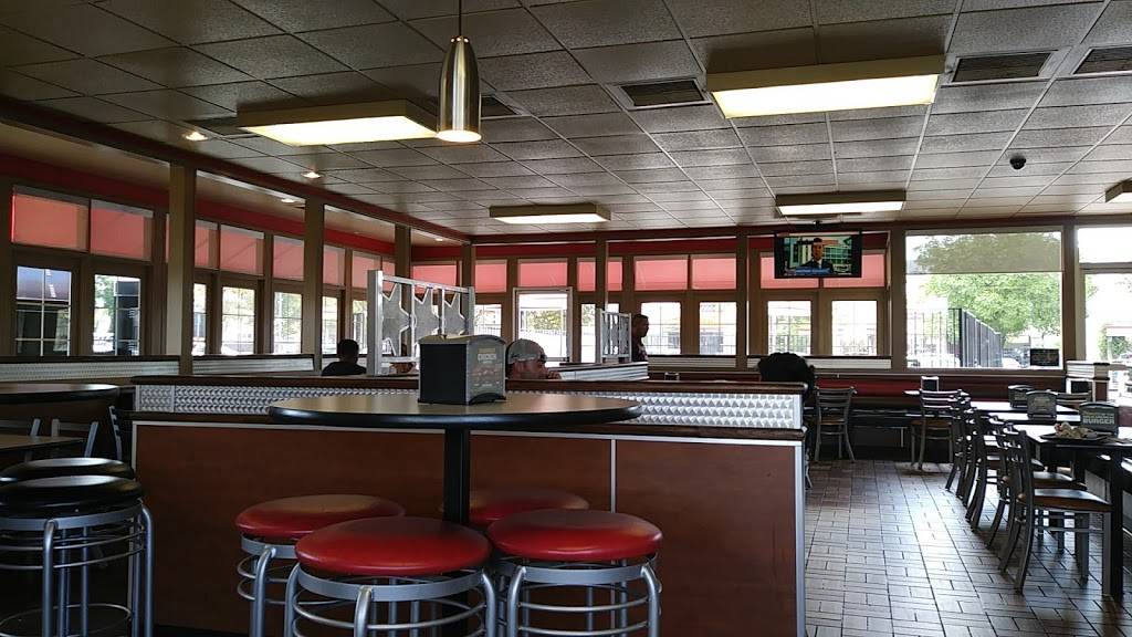 Carls Jr. | restaurant | 2199 Sampson Ave, Corona, CA 92879, USA | 9512797072 OR +1 951-279-7072