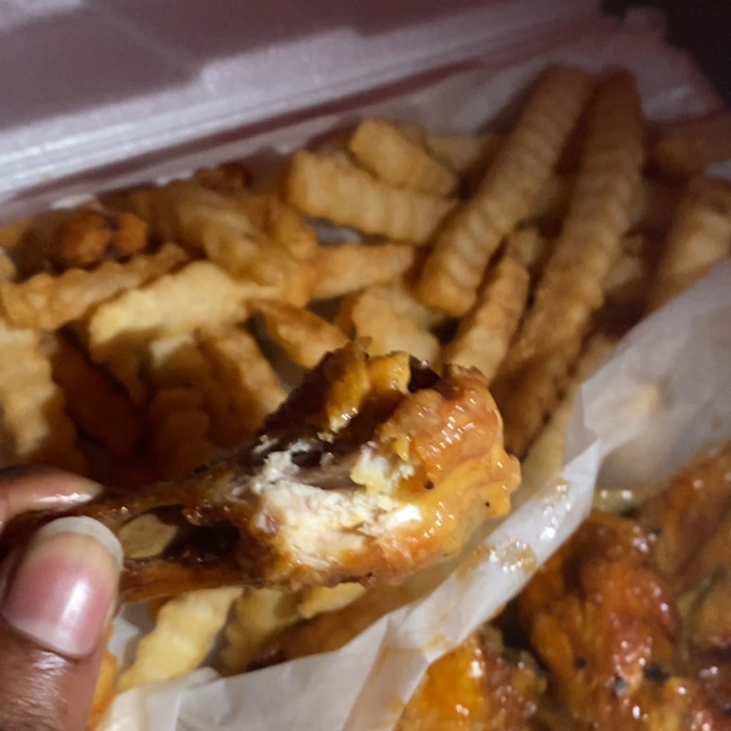 Wings Express | restaurant | 2089 N Highland Ave suite A, Jackson, TN 38305, USA | 7315749990 OR +1 731-574-9990