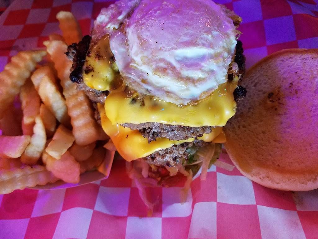 Wreckers Burgers | restaurant | 5831 Fall Creek Hwy, Granbury, TX 76049, USA | 8179954509 OR +1 817-995-4509