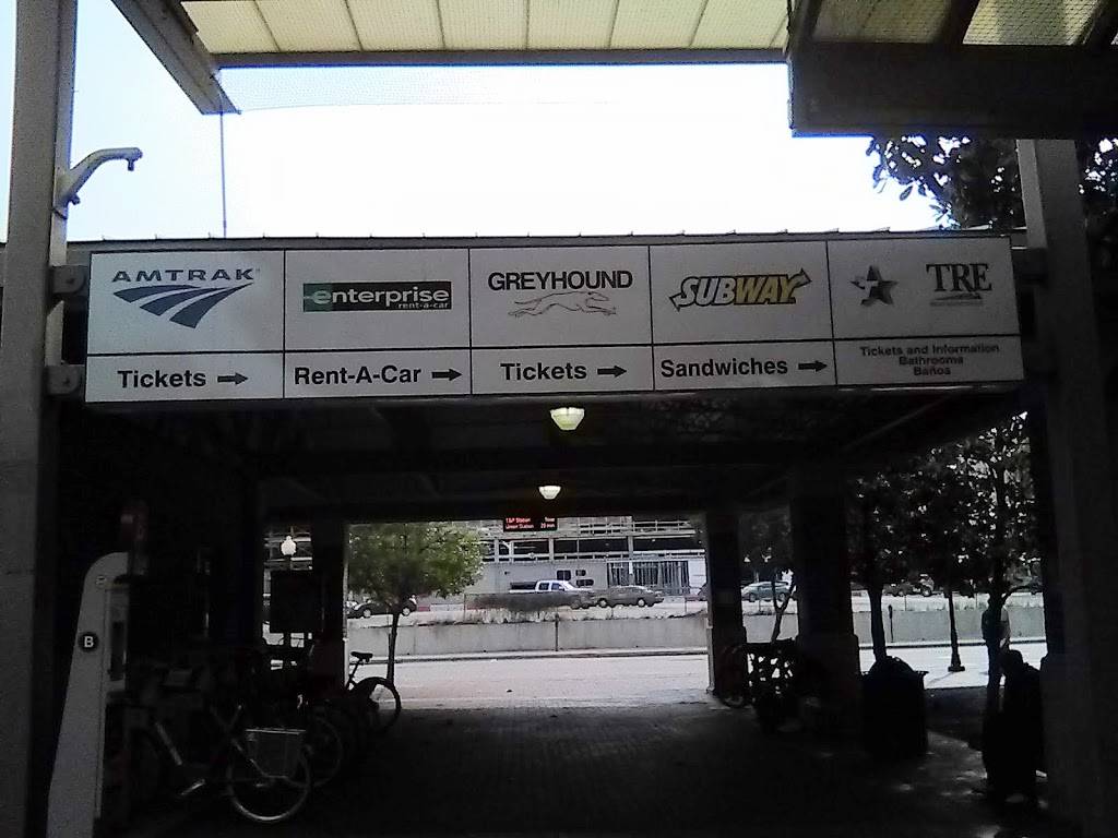 Subway Restaurants | restaurant | 1001 Jones St, Fort Worth, TX 76102, USA | 8178109694 OR +1 817-810-9694