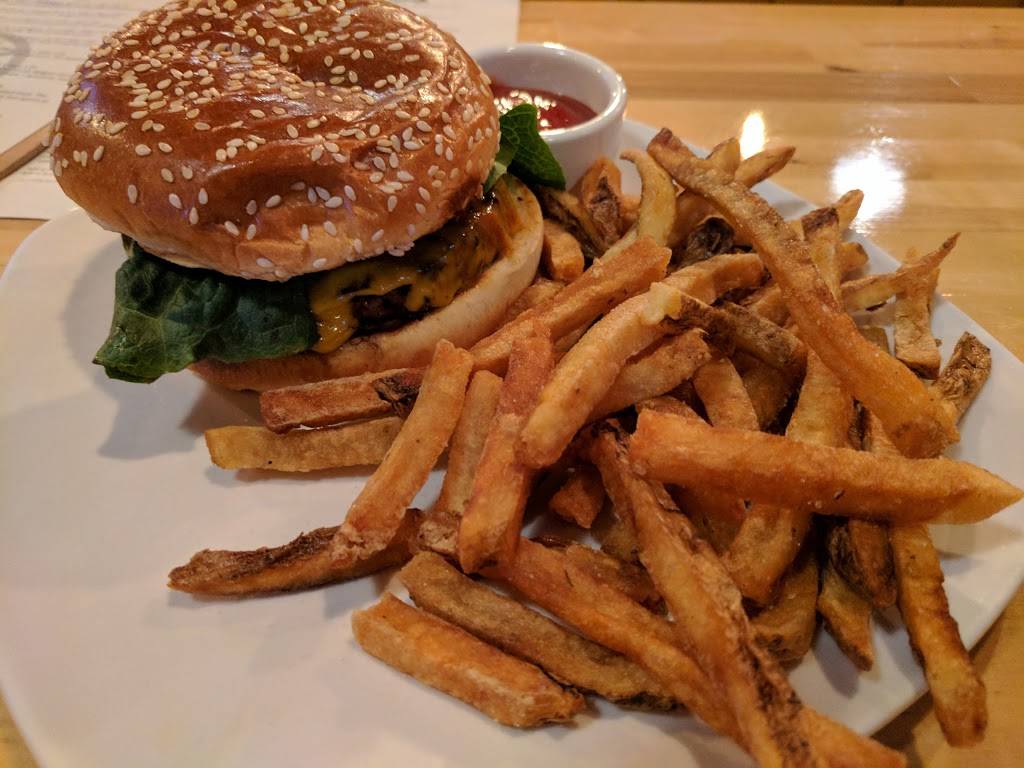 Off Broadway Drafthouse | restaurant | 5404 Raywood Rd, Madison, WI 53713, USA | 6086309111 OR +1 608-630-9111