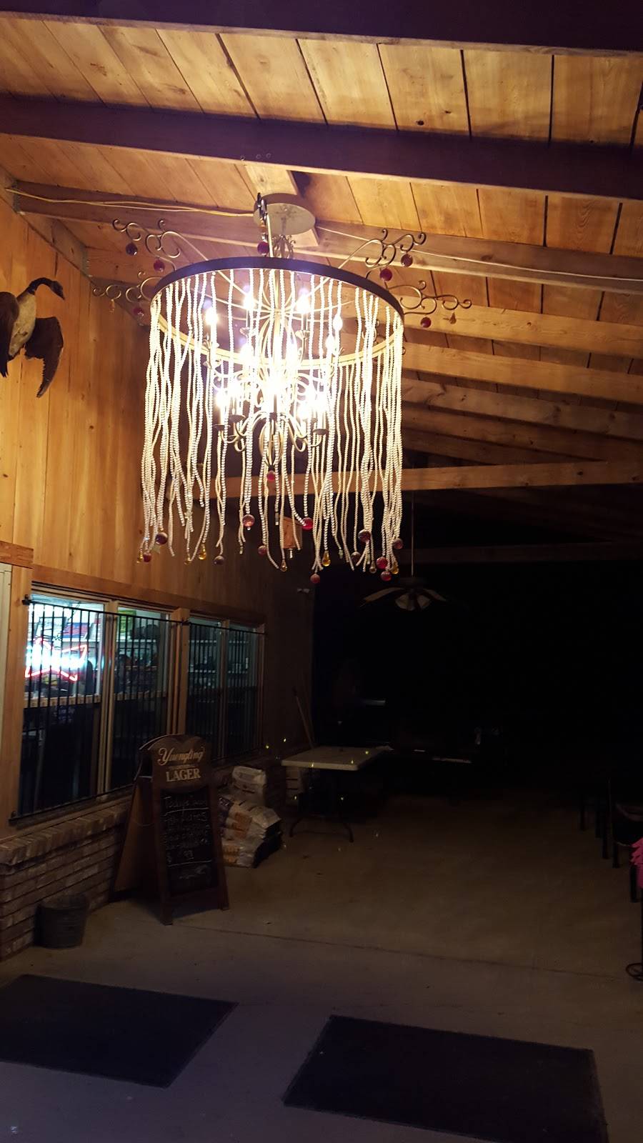 The Levee Commissary | restaurant | 1000-1220 Fox Island Rd, Tunica, MS 38676, USA | 6623632408 OR +1 662-363-2408