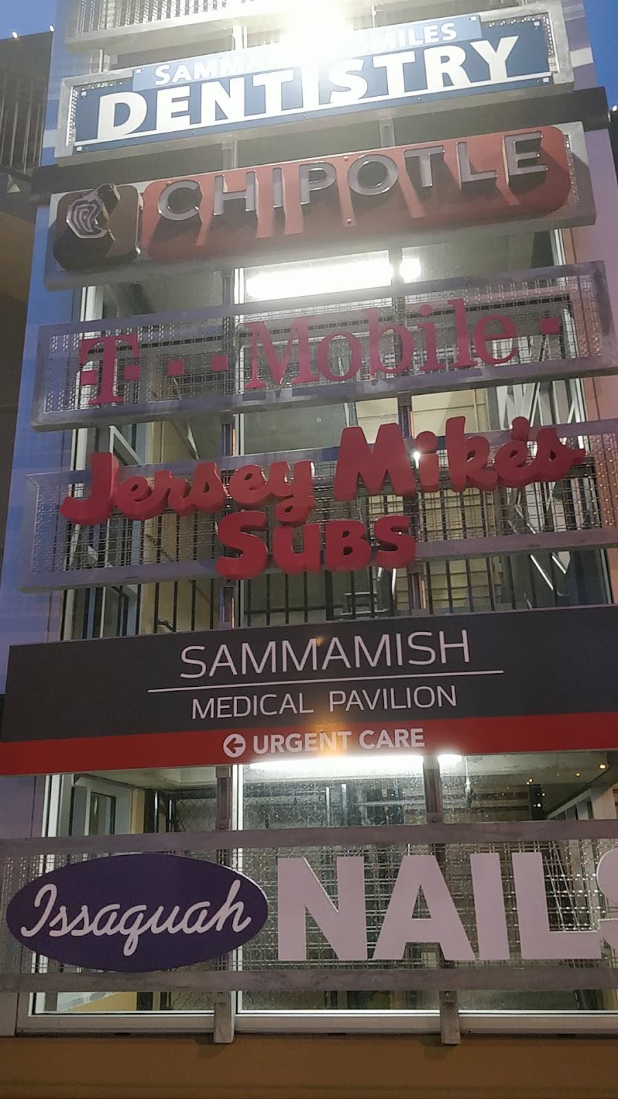 Chipotle Mexican Grill | restaurant | 22704 SE 4th St #210, Sammamish, WA 98074, USA | 4256778049 OR +1 425-677-8049