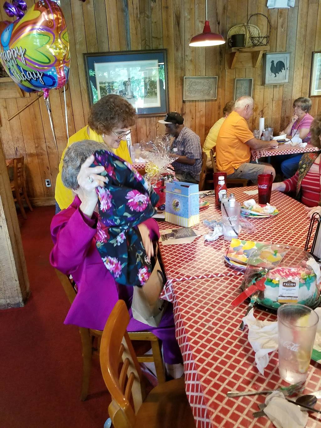 Brooksies Barn | restaurant | 561 Oil Well Rd, Jackson, TN 38305, USA | 7316642276 OR +1 731-664-2276