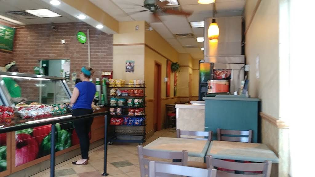 Subway Restaurants | restaurant | 4644 W Gandy Blvd Unit 10 Gandy, Plaza West, Tampa, FL 33611, USA | 8138311141 OR +1 813-831-1141