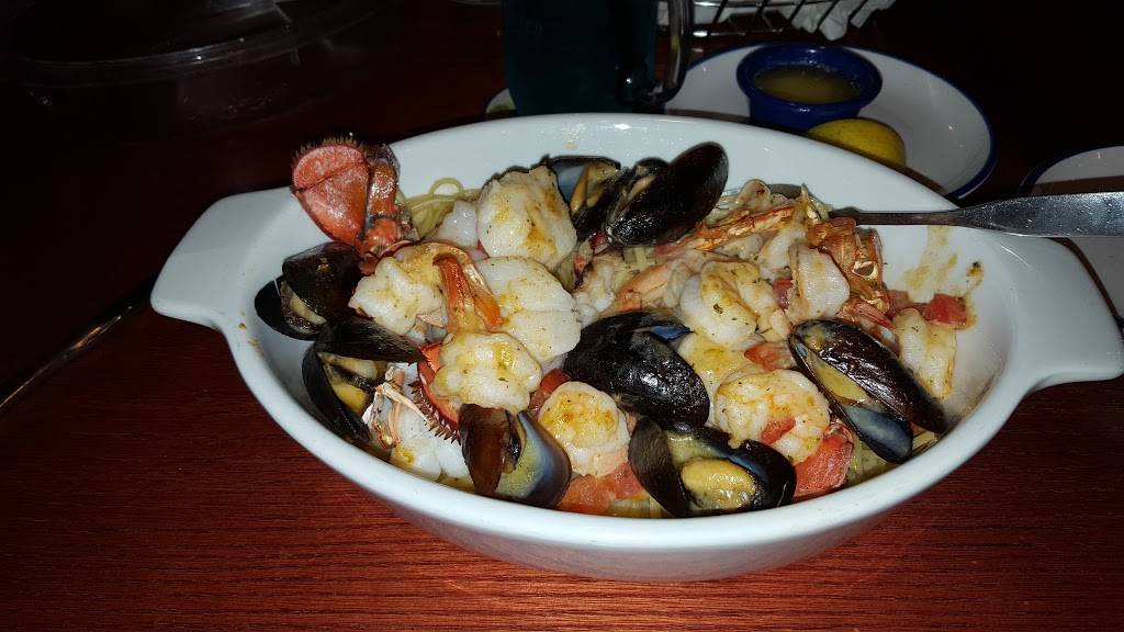 Red Lobster | restaurant | 1200 N Casaloma Dr, Appleton, WI 54913, USA | 9207490644 OR +1 920-749-0644