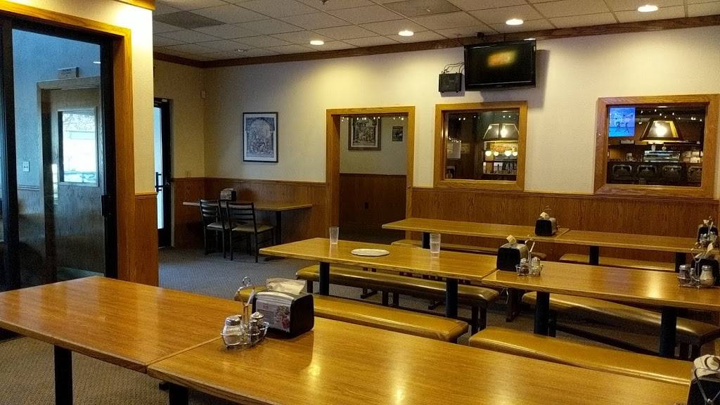 Round Table Pizza | meal delivery | 1565 S Novato Blvd, Novato, CA 94947, USA | 4158972512 OR +1 415-897-2512