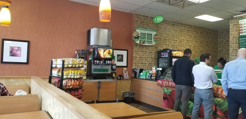Subway | restaurant | 1860 E Washington Ave, Madison, WI 53704, USA | 6082469090 OR +1 608-246-9090