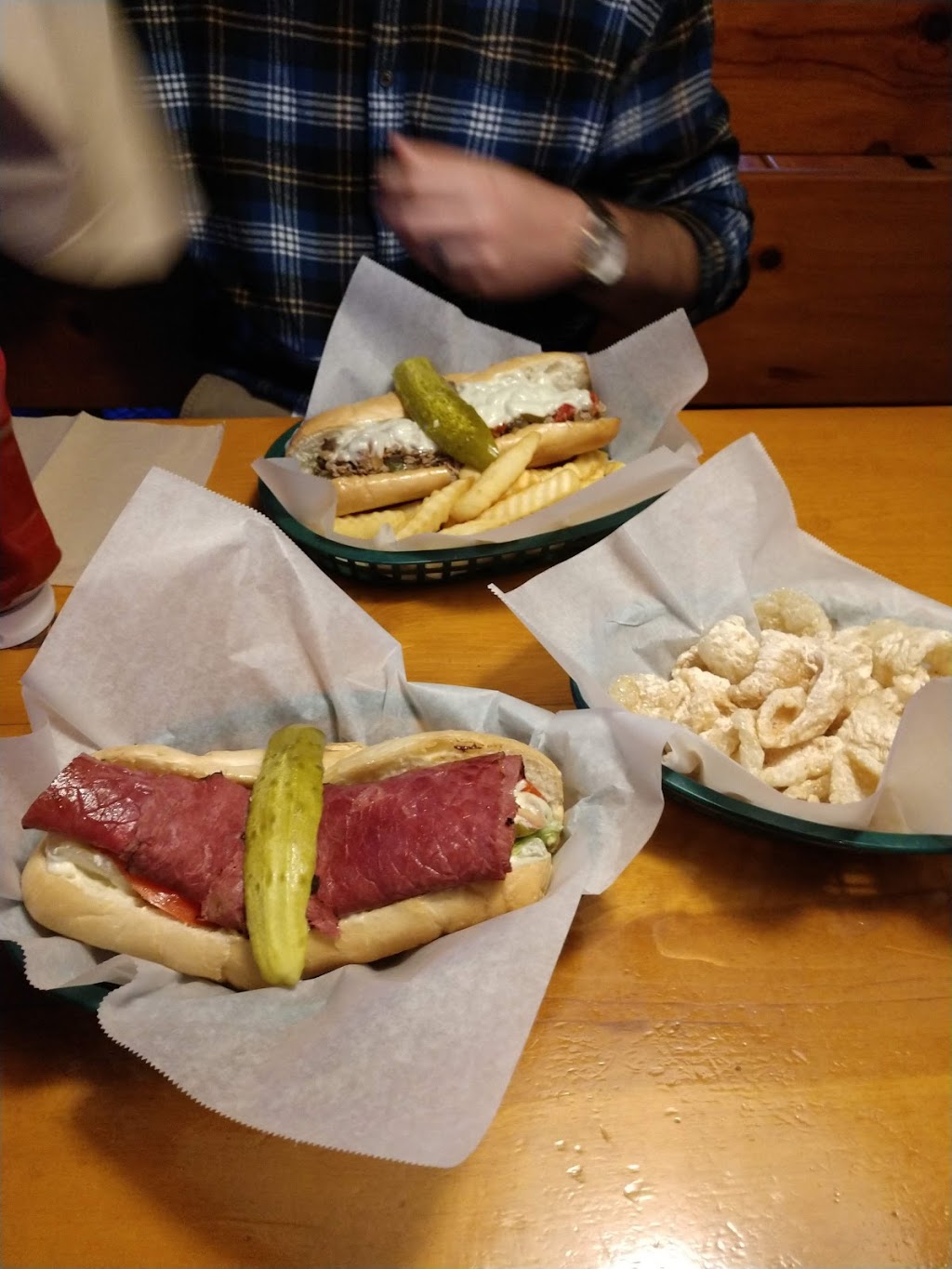 Salty Dawg Pub & Deli | restaurant | 3813 N Monroe St, Tallahassee, FL 32303, USA | 8505626500 OR +1 850-562-6500