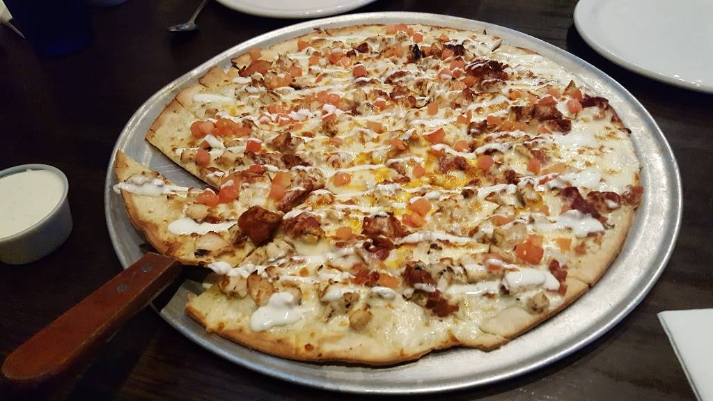 Sports Fans Pizza | restaurant | 1723 Grant St, Bettendorf, IA 52722, USA | 5633595555 OR +1 563-359-5555