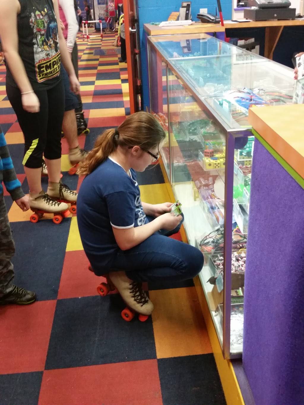 Hot Skates | meal takeaway | 241 Casco Dr, Avon, IN 46123, USA | 3172720873 OR +1 317-272-0873