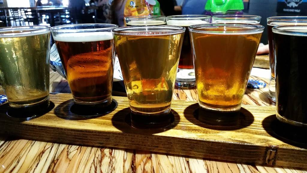 Station Tavern | restaurant | 2204 Fern St, San Diego, CA 92104, USA | 6192550657 OR +1 619-255-0657