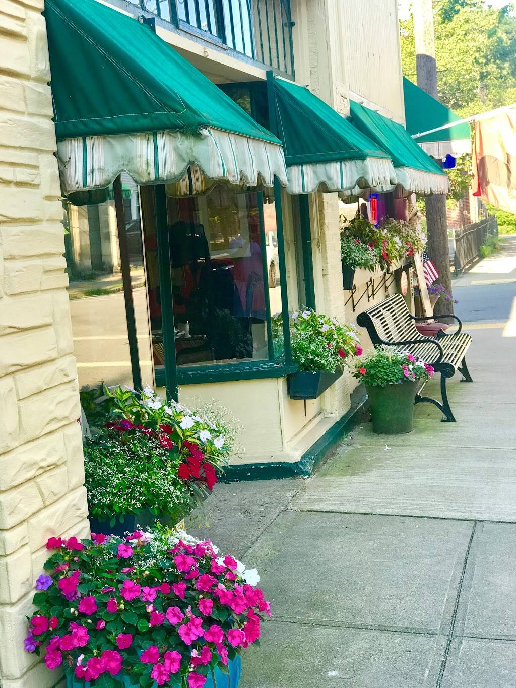 Pumpernickels | restaurant | 23 Center St, Fairhaven, MA 02719, USA | 5089902026 OR +1 508-990-2026