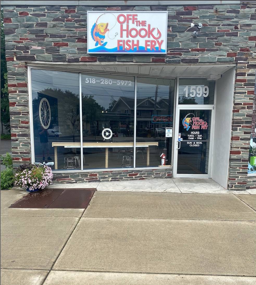 Off the Hook Fish Fry | restaurant | 1599 Union St, Schenectady, NY 12309, USA | 5182805972 OR +1 518-280-5972
