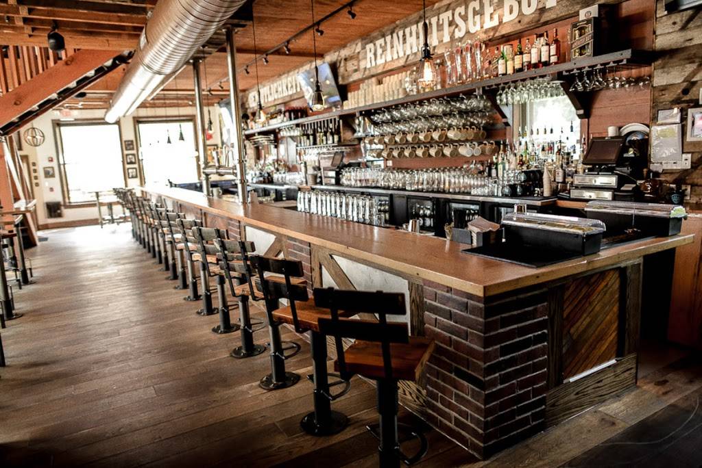 Café Bavaria | restaurant | 7700 Harwood Ave, Wauwatosa, WI 53213, USA | 4142717700 OR +1 414-271-7700