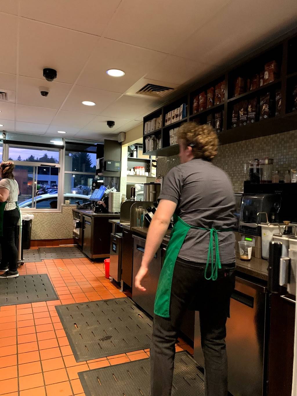 Starbucks | cafe | 3904 Commercial St SE, Salem, OR 97302, USA | 5033630172 OR +1 503-363-0172