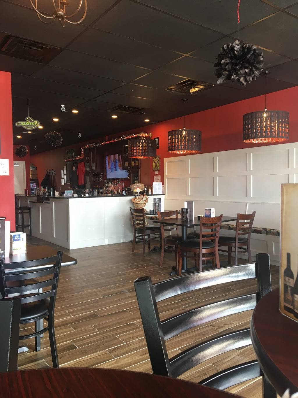 Lotties Cafe | restaurant | 1099 Beltline Rd d, Collinsville, IL 62234, USA | 6182238256 OR +1 618-223-8256