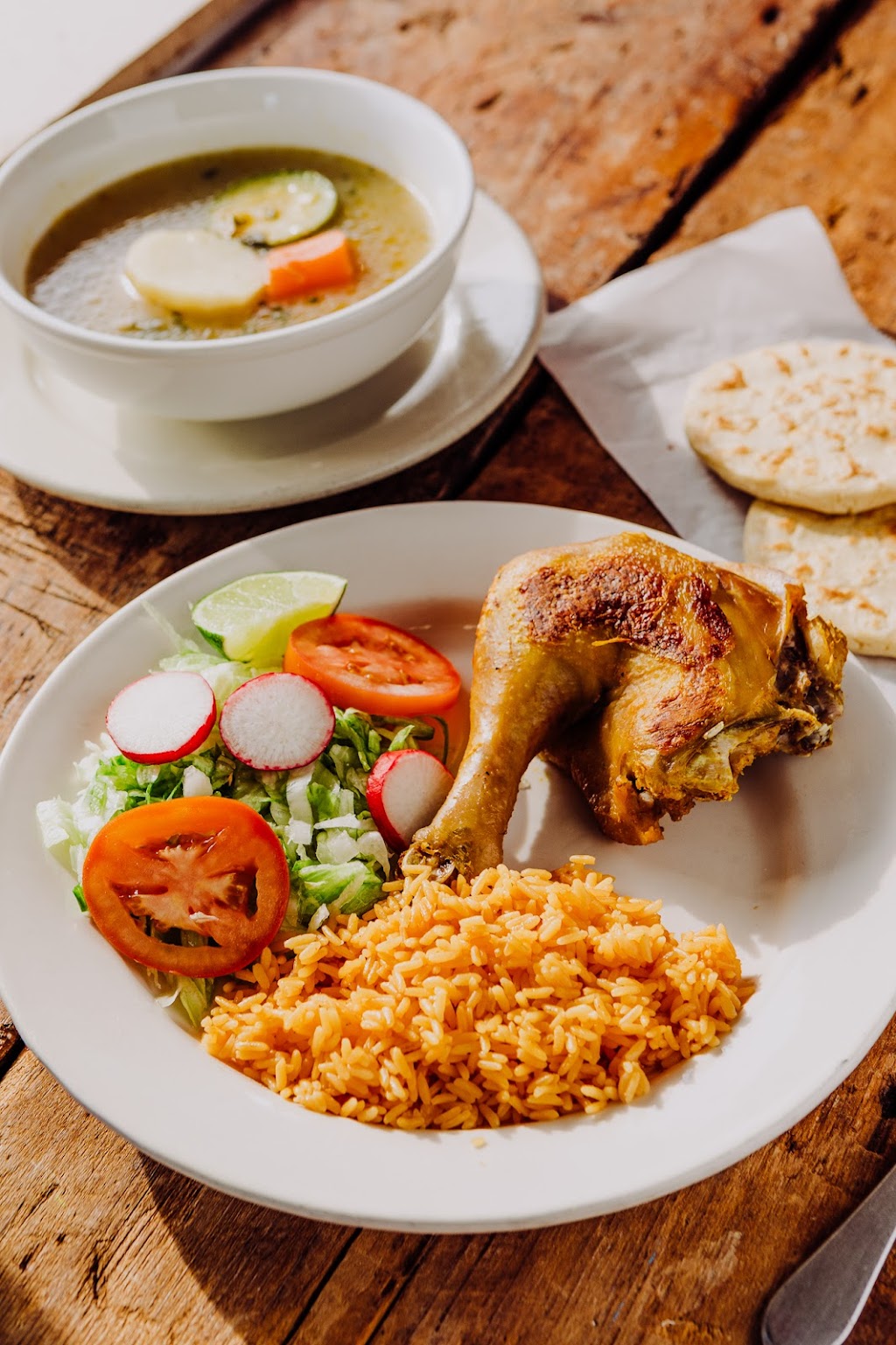 Amigos Restaurant | restaurant | 2102 Q St, Omaha, NE 68107, USA | 4027155919 OR +1 402-715-5919