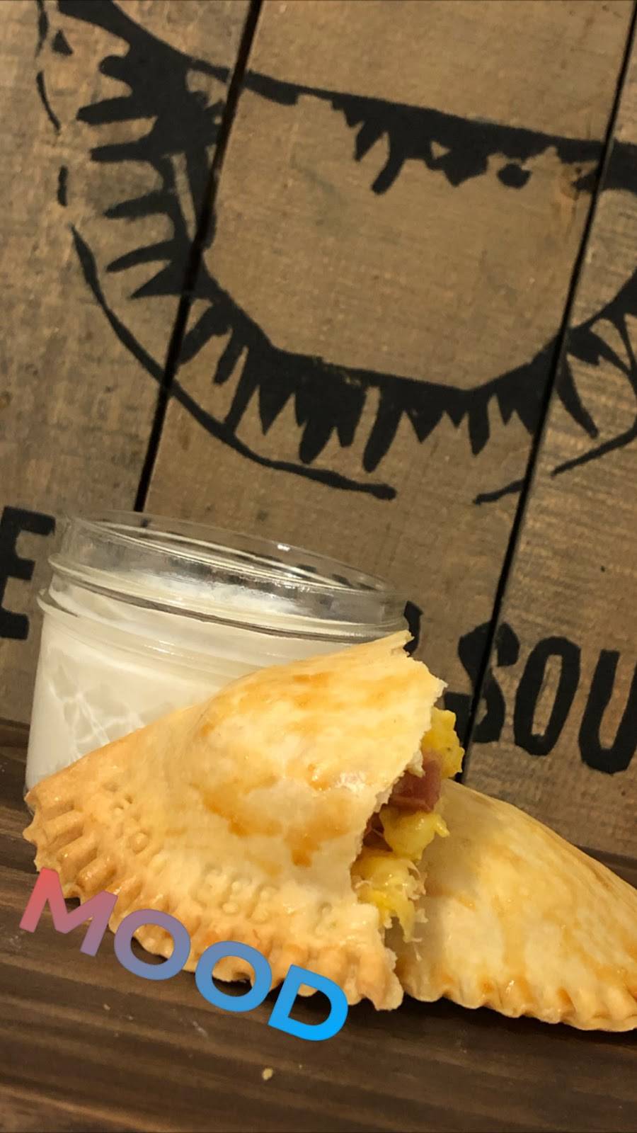 Empanada & Co. | restaurant | 334 E N Donnelly St, Mt Dora, FL 32757, USA | 4075164623 OR +1 407-516-4623