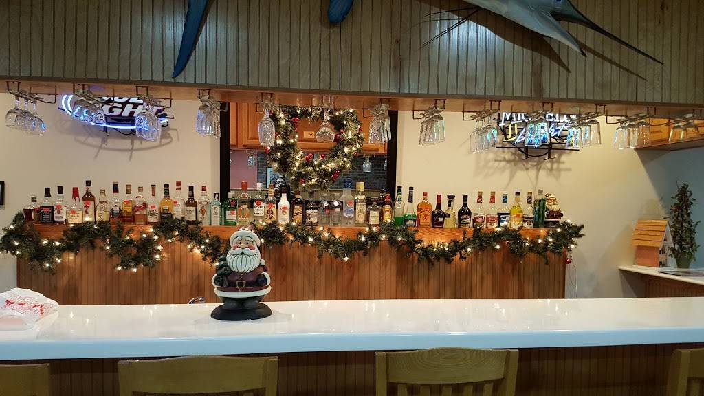 Fish Hooks Cafe | restaurant | 231 E Main St, Belhaven, NC 27810, USA | 2529439948 OR +1 252-943-9948