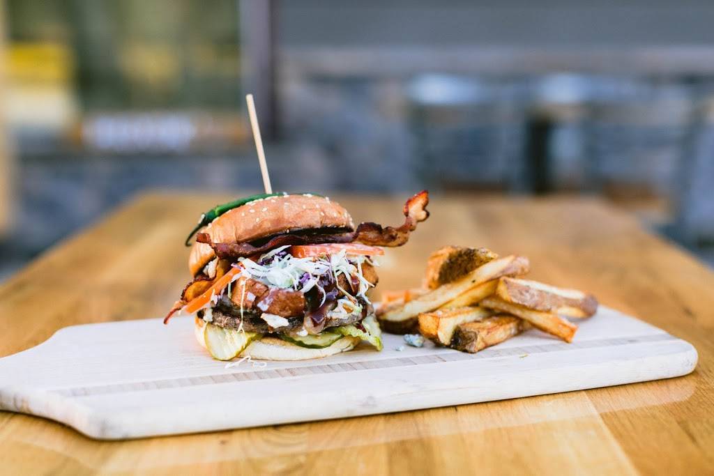 HOOKd Bar and Grill | restaurant | 2225 CA-154, Santa Barbara, CA 93105, USA | 8053508351 OR +1 805-350-8351