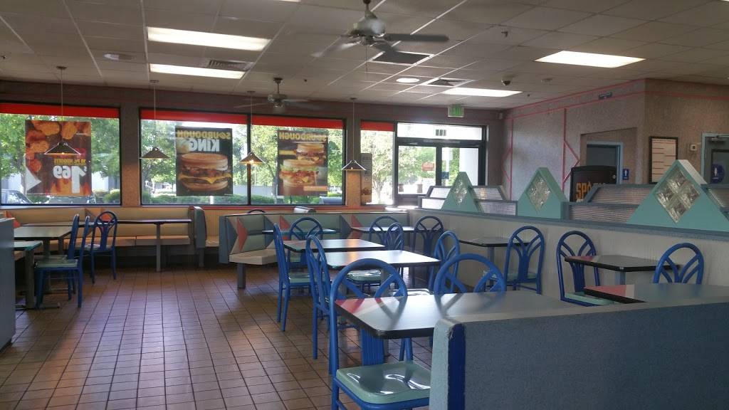 Burger King | restaurant | 575 N Clovis Ave, Fresno, CA 93727, USA | 5592511522 OR +1 559-251-1522