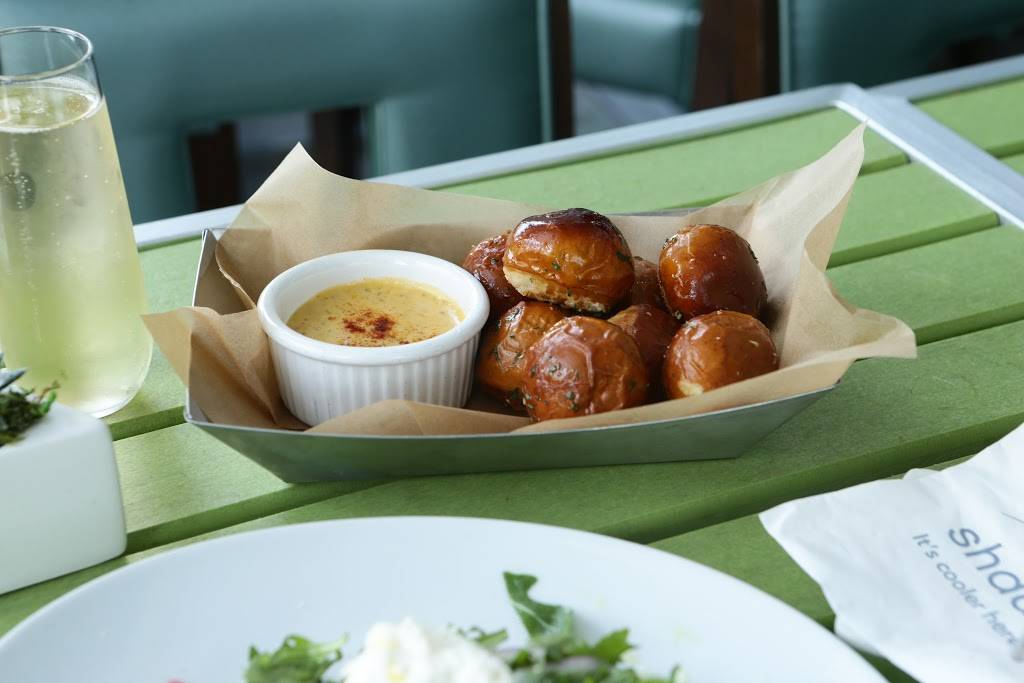 zinc@shade Lounge | restaurant | 1221 N Valley Dr, Manhattan Beach, CA 90266, USA | 3105464995 OR +1 310-546-4995