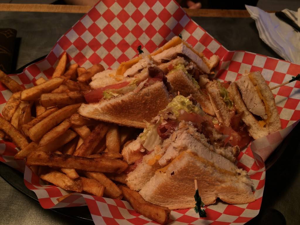 Touchdown Willys Tap & Grill | restaurant | 249 St Catharines St, Smithville, ON L0R 2A0, Canada | 9059578448 OR +1 905-957-8448