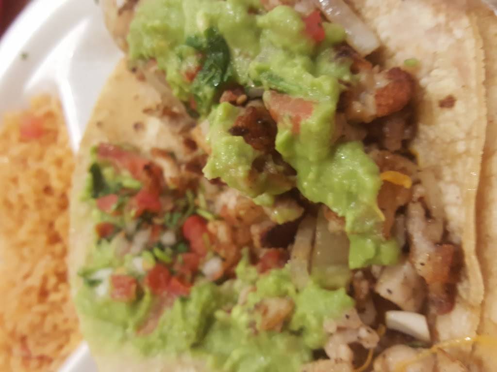 Jilbertos Mexican Food | restaurant | 336 W Valley Pkwy, Escondido, CA 92025, USA | 7604898741 OR +1 760-489-8741