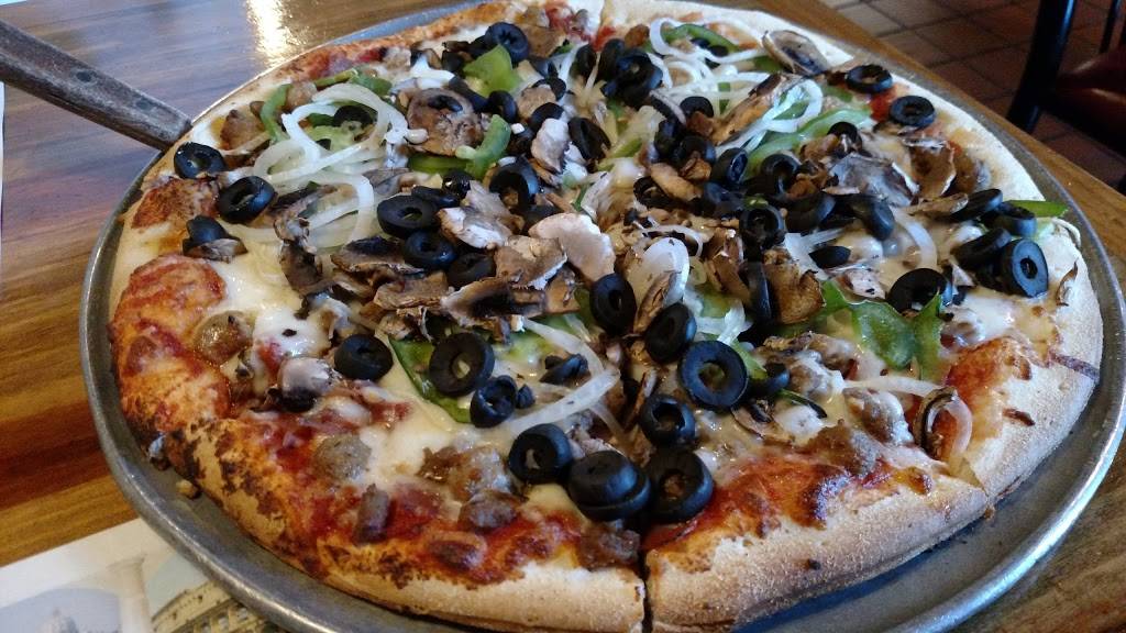 Vics Pizza Italian Restaurant | restaurant | 1140 US-1, Sebastian, FL 32958, USA | 7725898989 OR +1 772-589-8989