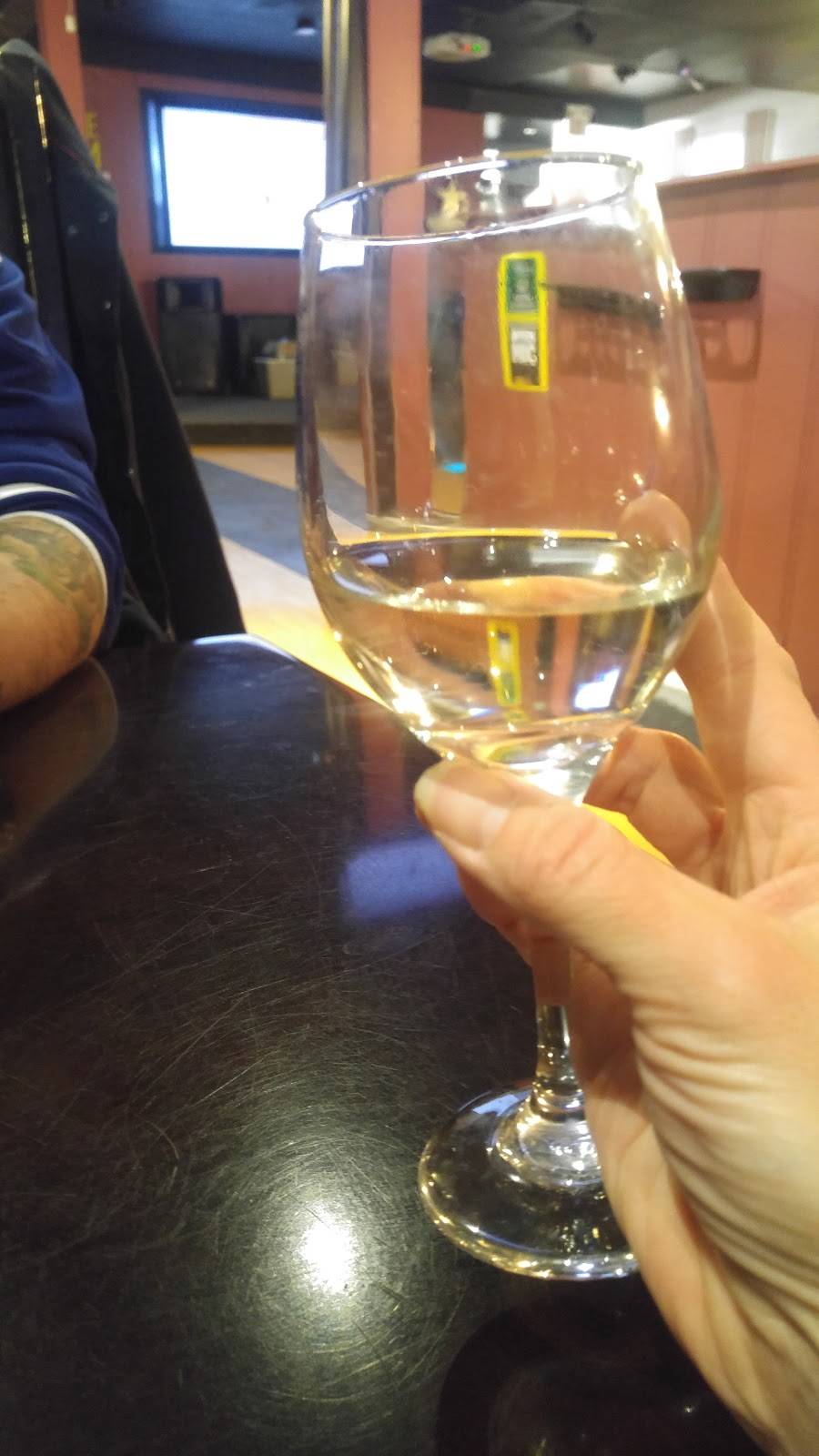 Sammy Krenshaws | restaurant | 51 Broadway, Tillsonburg, ON N4G 3P4, Canada | 5194090556 OR +1 519-409-0556