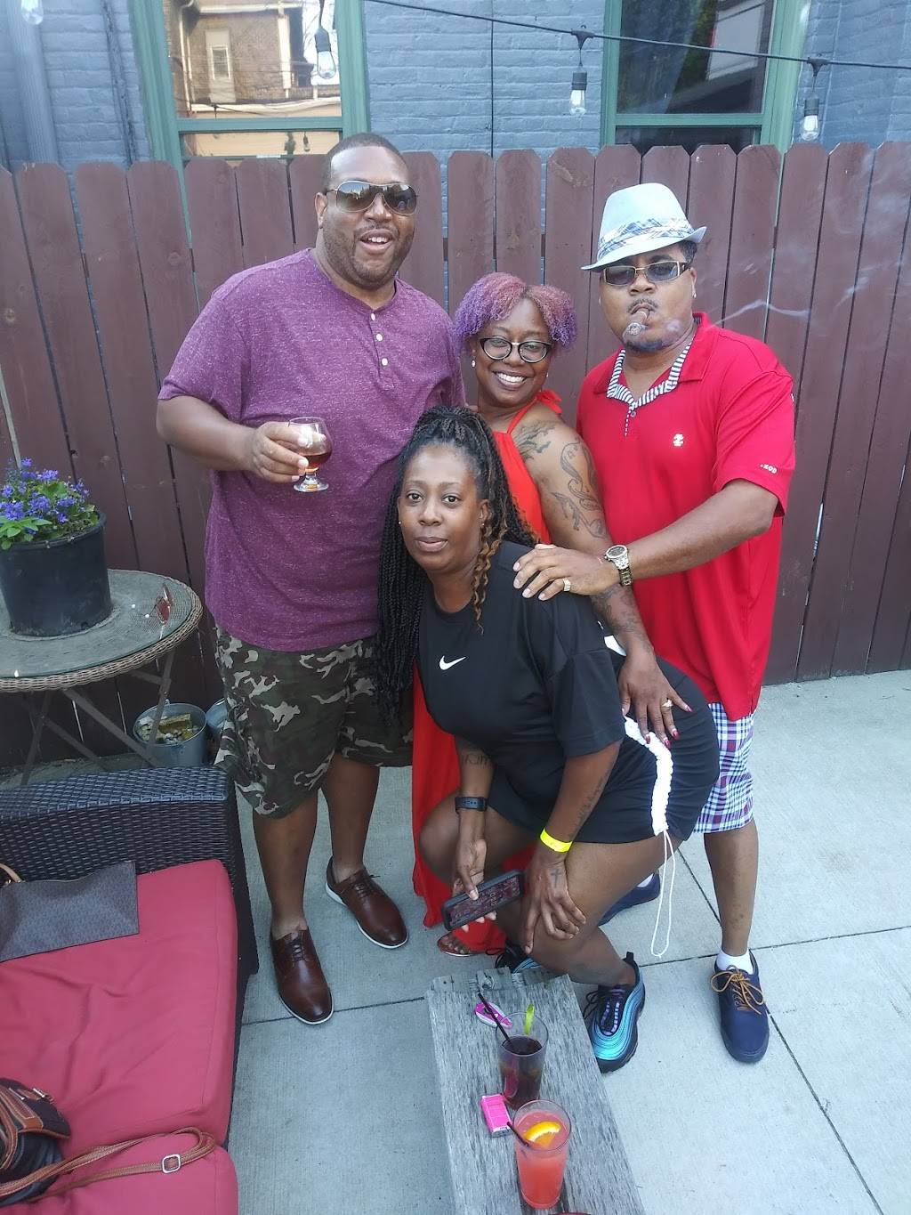 Snifters Tapas & Spirits | restaurant | 606 S 5th St, Milwaukee, WI 53204, USA | 4146350882 OR +1 414-635-0882