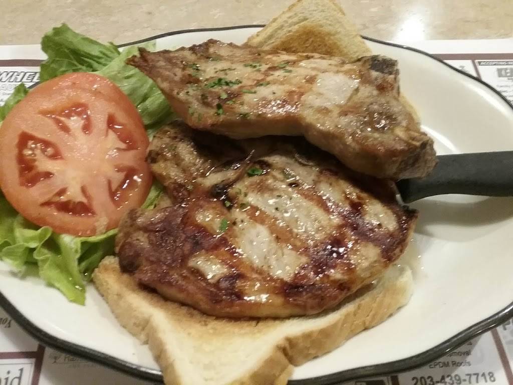 Hamden Town House | restaurant | 2256 Whitney Ave, Hamden, CT 06518, USA | 2032888118 OR +1 203-288-8118