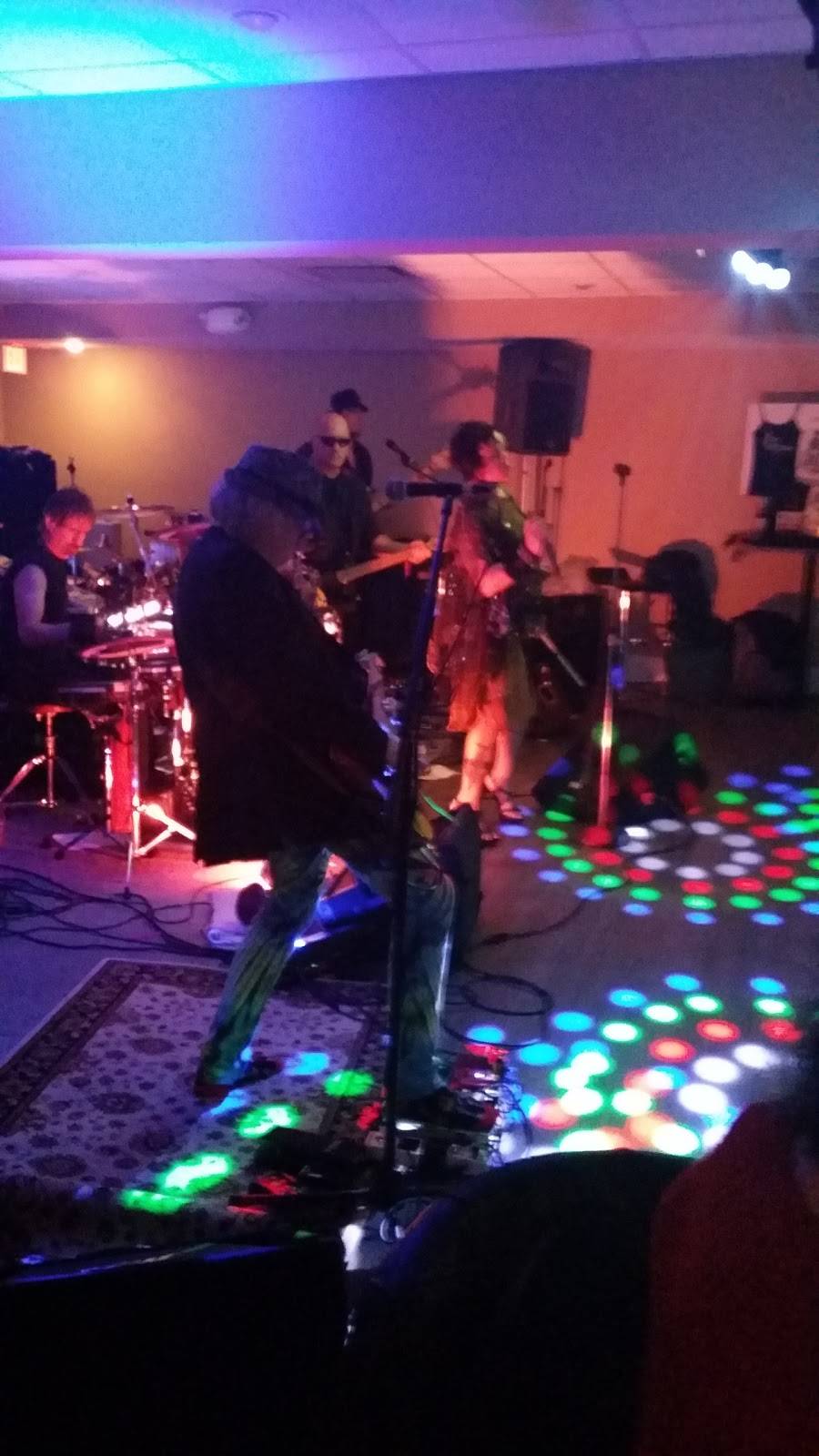 Subway | restaurant | 395 Main St, East Hartford, CT 06118, USA | 8605698001 OR +1 860-569-8001