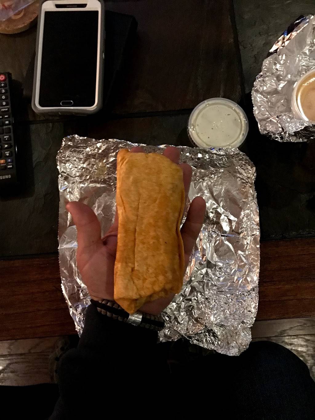 Izzos Illegal Burrito - Harvey | restaurant | 1901 Manhattan Blvd #101, Harvey, LA 70058, USA | 5045706077 OR +1 504-570-6077