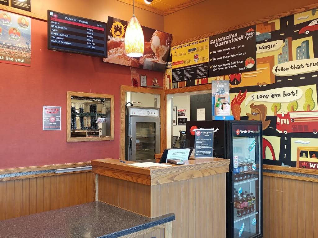 Pizza Hut | meal takeaway | 10520 Southern Highlands Pkwy, Las Vegas, NV 89141, USA | 7024079090 OR +1 702-407-9090