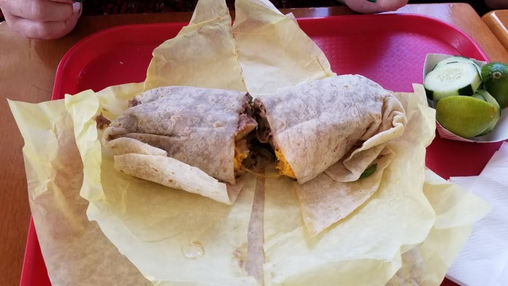 Federicos Mexican Food | restaurant | 5555 Zuni Rd SE, Albuquerque, NM 87108, USA | 5052551094 OR +1 505-255-1094